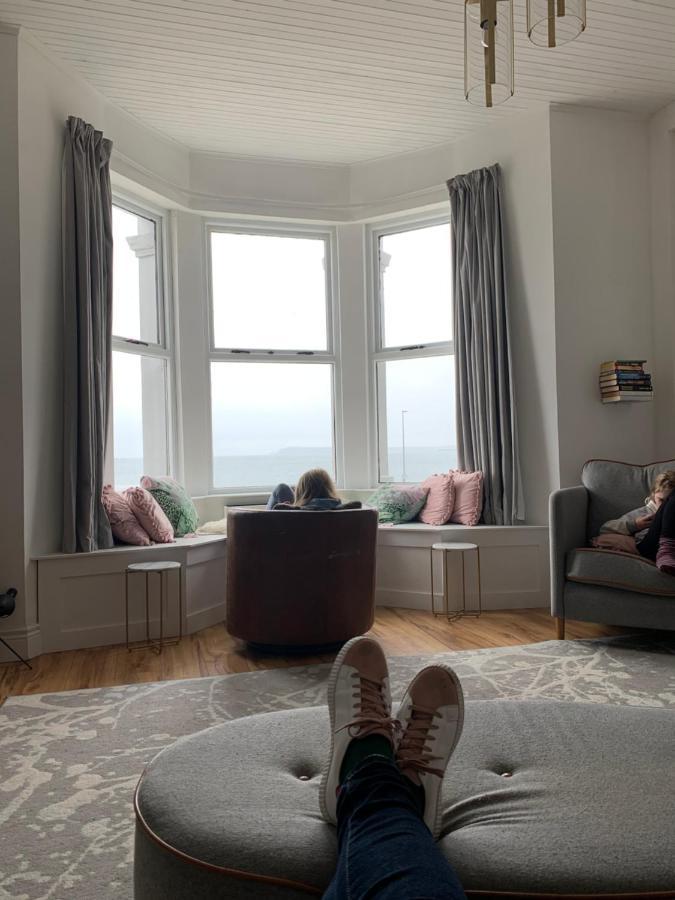 포트러시 Stunning 3 Bed Seafront Mansion Building Sleeps 6 Adults Or 8 With Kids 아파트 외부 사진